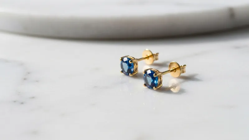 Pendants saphir bleu royal dormeuses or